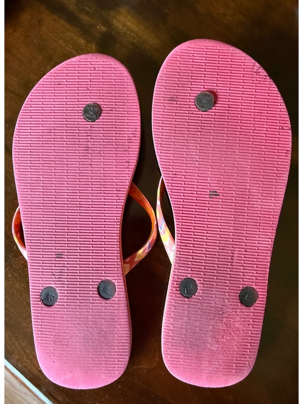 Vera Bradley Floral Pattern Pink and Orange Flip Flops Size 7-8 - Picture 2 of 6